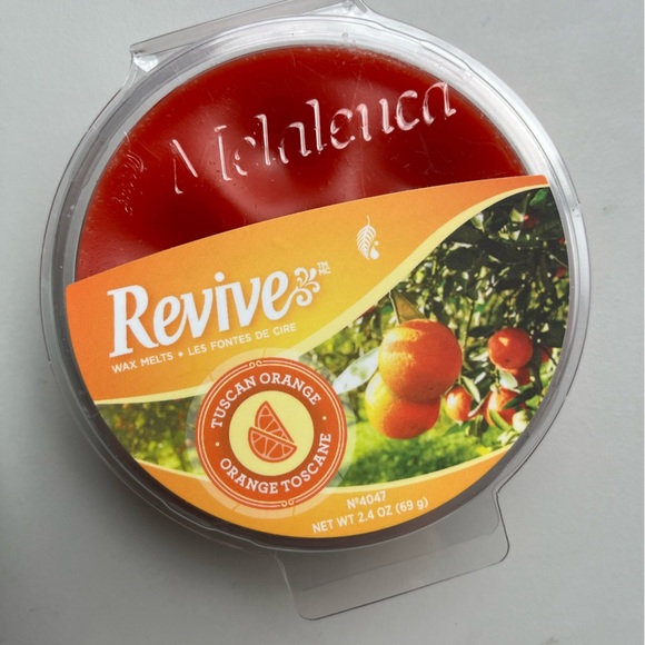 Baby blue wax melt holder with 1 pack of wax melts - Picture 2 of 7